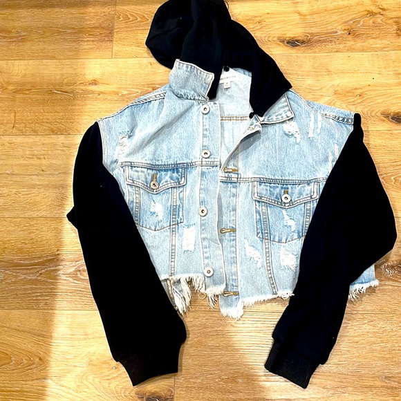 Dance and Marvel  medium cropped jean jacket - Picture 1 of 7